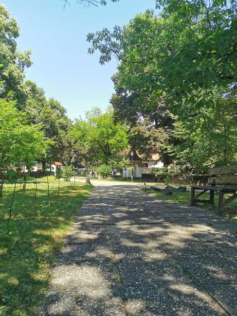 Bucharest: Village Museum Guided Tour - The one-hour itinerary, stop by stop