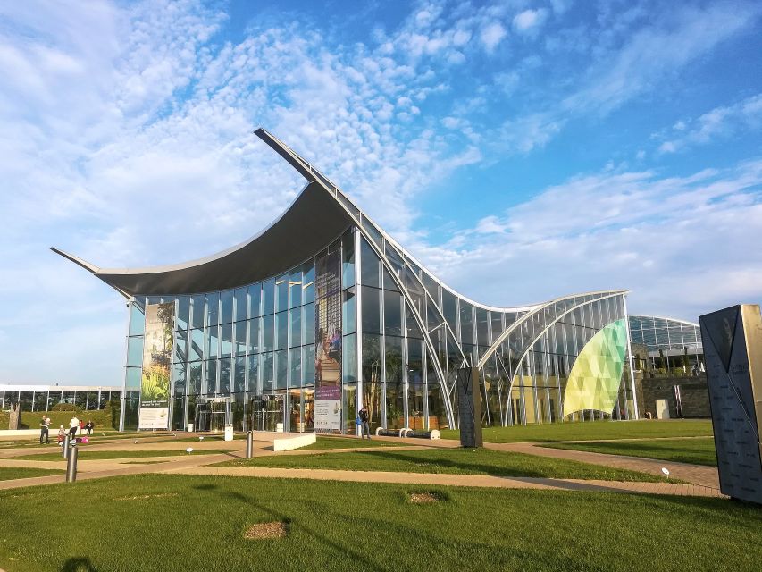 Bucuresti: Therme Bucharest Evening Entry Ticket & Transfer - Arrival and the first hour inside