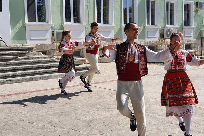 Bulgaria Day Trip - Private Tour from Bucharest - Veliko Tarnavo & Arbanasi - Crossing into Bulgaria without a rental car