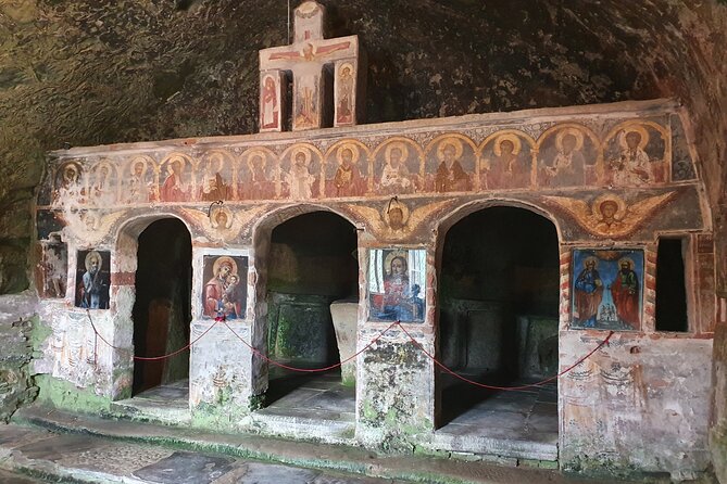 Bulgaria Day Trip - Private Tour from Bucharest - Veliko Tarnavo & Arbanasi - Arbanasi and the Konstantsalieva House