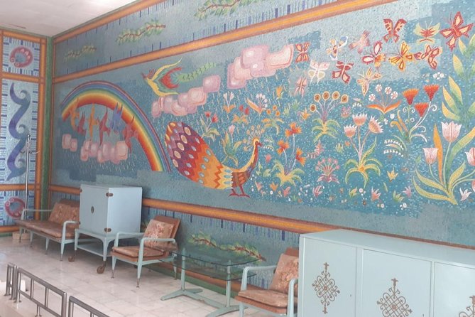 Ceausescu Villa - fast track tickets and guide - The political setting behind the polished rooms