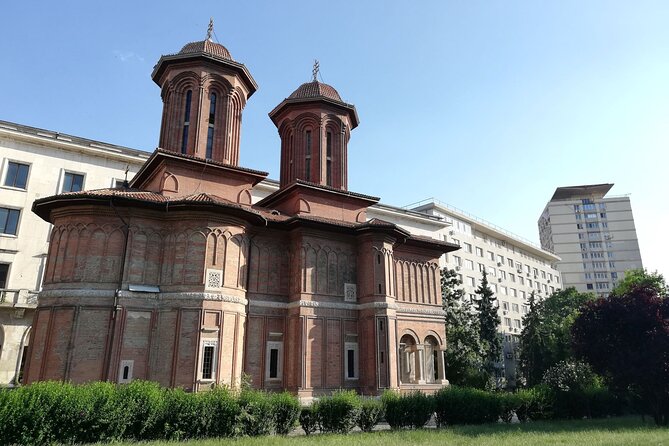 Contrasts of Communism - Small Group Walking Tour in Bucharest - Unirii Boulevard and the fountains made to impress