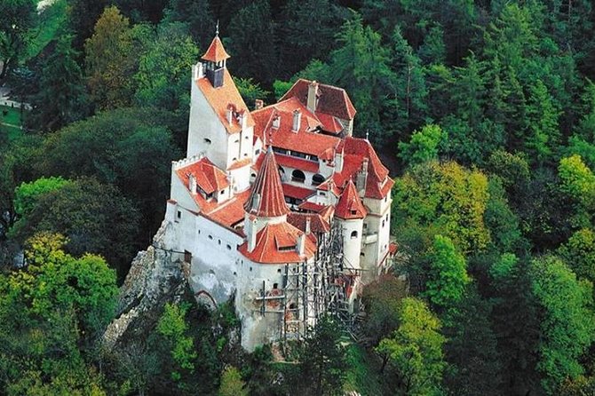 Dracula and Peles Castles Premium Tour with Hotel pick-up - Bran Castle and the Dracula connection