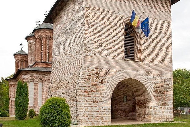 Dracula's Tomb and Mogosoaia Palace, Private Tour from Bucharest - Who Should Book This Experience