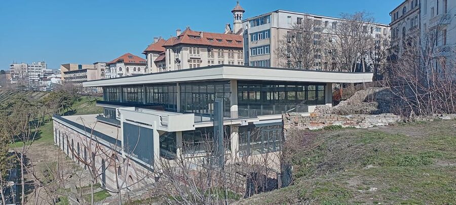 From Bucharest: Black Sea Constanța Day Tour - Constanța Casino and the Black Sea waterfront