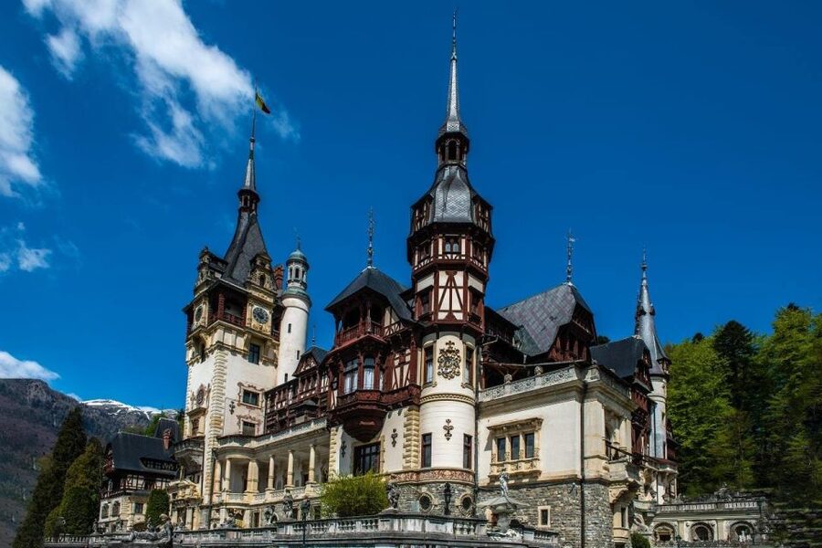 From Bucharest: Brasov Peles & Dracula's Castle Day Tour - Peles Castle, Romania’s royal showpiece