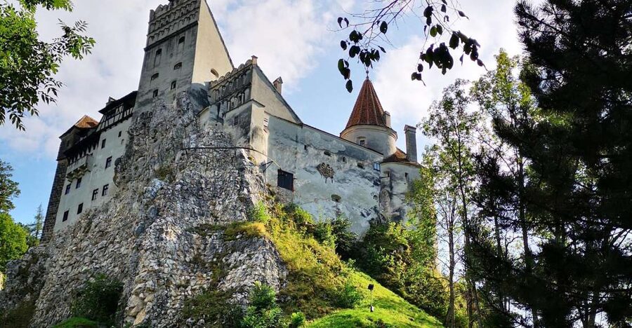 From Bucharest: Dracula Castle Day Trip - Sinaia Monastery begins the mountain route