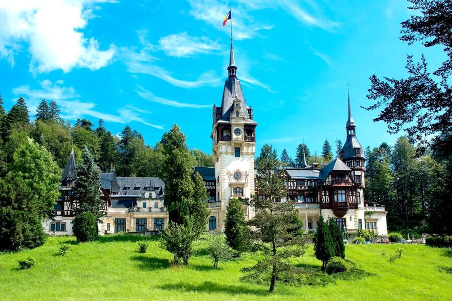 Minivan 8 Places : Dracula Castle, Peles, & Brasov Day Tour - Key points to know before booking