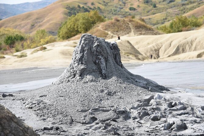 Muddy Volcanoes & Salt Mine - Private Tour - What happens if rain changes the plan