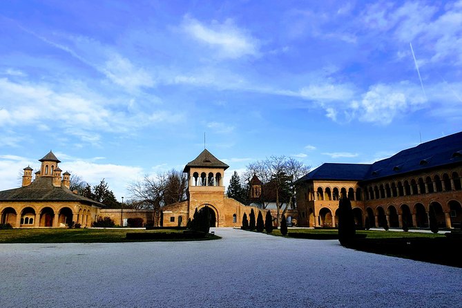 Mystical Monasteries, Dracula's Tomb and Mogosoaia Lake Palace - Private Tour - What the private guide adds