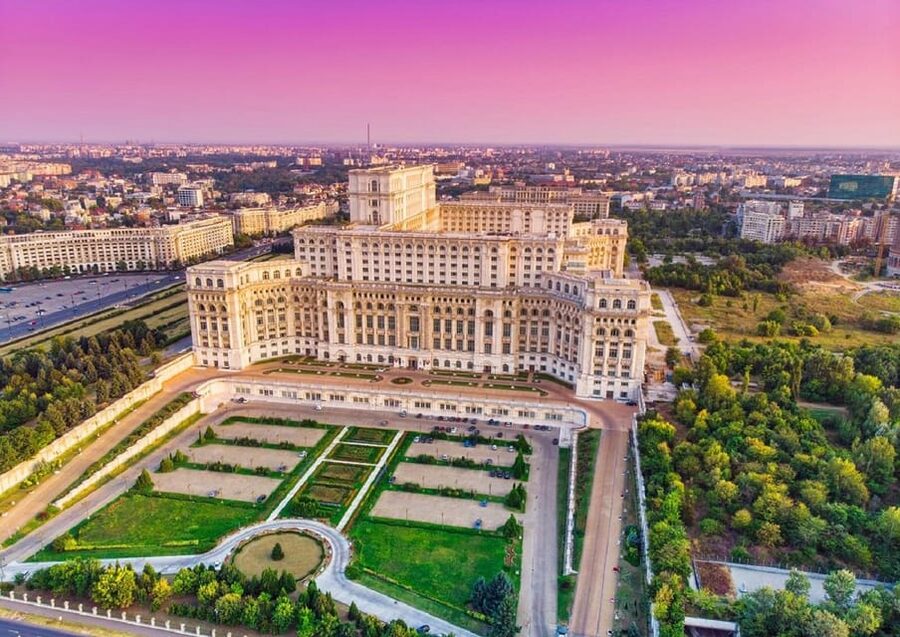 Palace of the Parliament, Village Museum & Ceaușescu Mansion - Key points at a glance