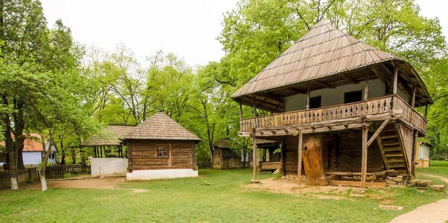 Palace of the Parliament, Village Museum & Ceaușescu Mansion - Who will enjoy this route most