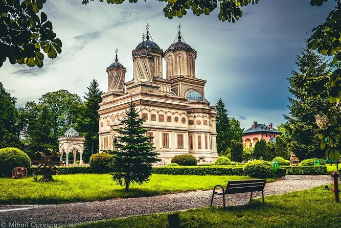 Princely Court of Târgoviște and Curtea de Argeș Monastery - Curtea de Argeș Monastery and its unusual design