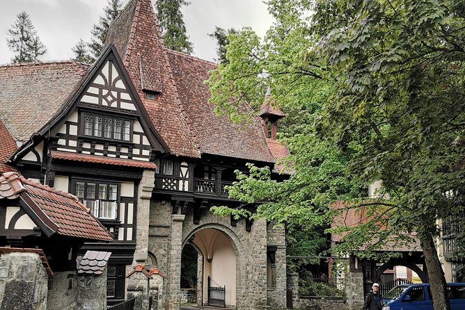 Private Day Tour - Transylvania & Dracula's Castle Through The BackDoor! - What the private guide adds