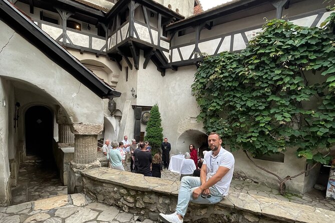 PRIVATE day-trip - Peles Castle, Bran Castle, Brasov - Timing, walking, and seasonal planning