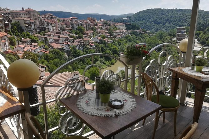 Private Day Trip to Bulgaria and Veliko Tarnovo from Bucharest - What the guide adds to the long road