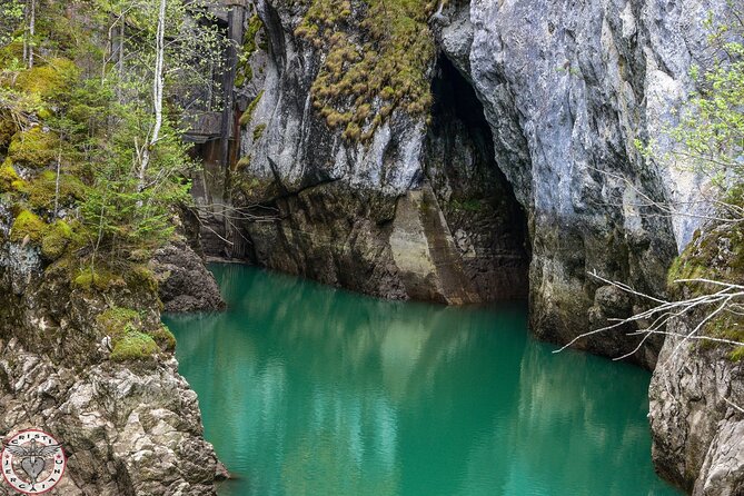 Private Daytrip Hike to Bucegi Mountains - Scropoasa Lake and the color that changes with the light