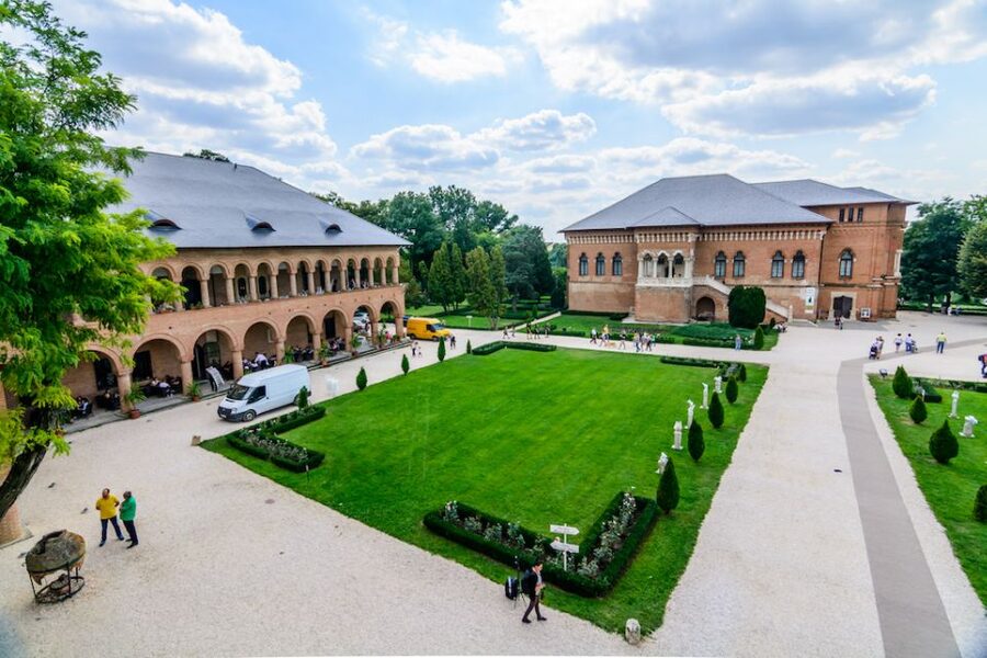 Private Half Day Trip to Snagov Monastery & Mogosoaia - The main risk: pickup and cancellation problems