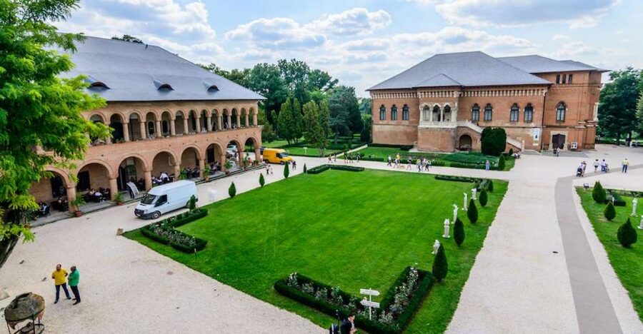 Private Half Day Trip to Snagov Monastery & Mogosoaia - Leaving Bucharest in a private vehicle