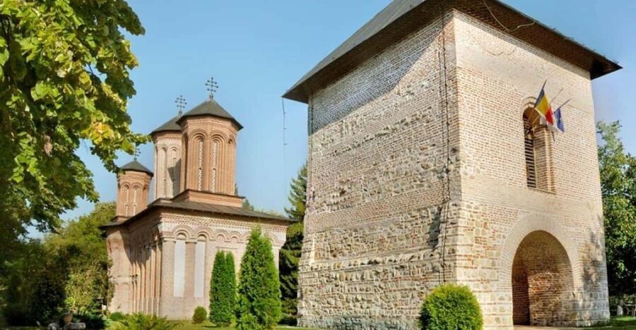 Private Tour from Bucharest to Dracula's tomb and Mogosoaia - Snagov Monastery and the Dracula connection