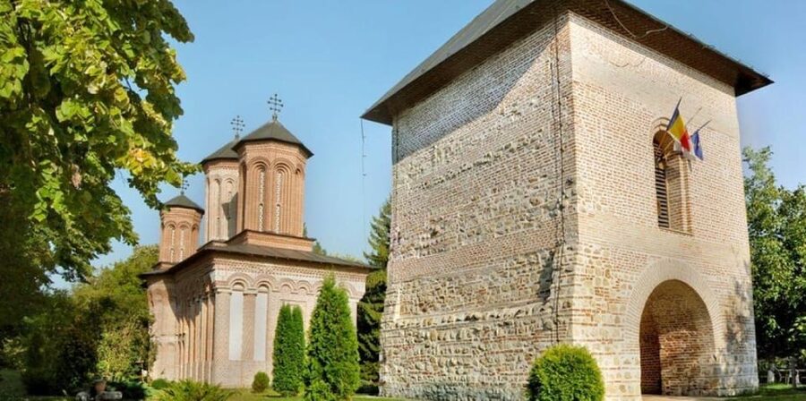 Private Tour from Bucharest to Dracula's tomb and Mogosoaia - Mogoșoaia adds a second side to the outing