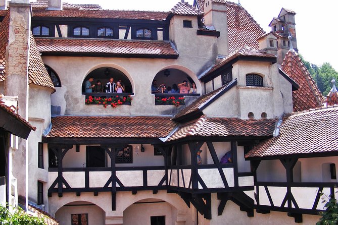 Private Tour: Transylvanian Castles and Brasov's Medieval Old Town - Brasov’s Council Square and Black Church