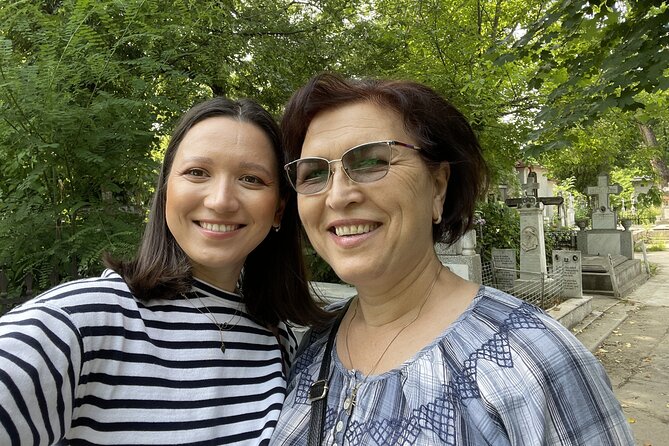 Quest Experience in Bellu Cemetery Bucharest - The stories behind the tombs and monuments