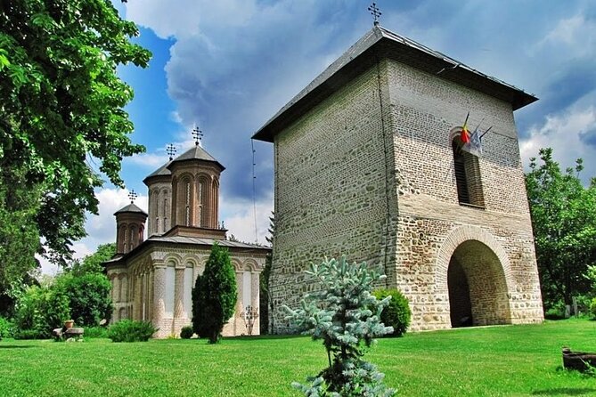 Sacred Monasteries Private Tour: Snagov, Țigănești & Căldărușani - Mogosoaia Palace adds a secular change of scene