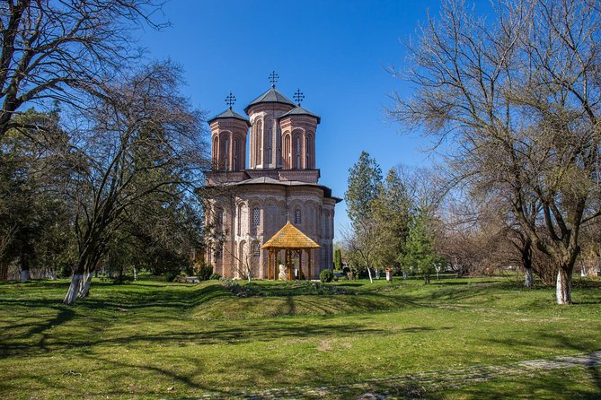 Small Group Tour to Mogosoaia Palace and Snagov Monastery - Mogosoaia Palace and the Brancovenesc style