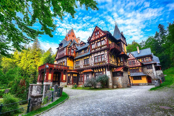 Transylvania and Dracula Castle Full Day Tour from Bucharest - What this Bucharest to Transylvania day really offers