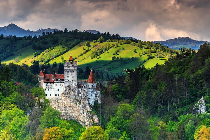 Transylvania and Dracula Castle Full Day Tour from Bucharest - Brașov’s old center and Council Square