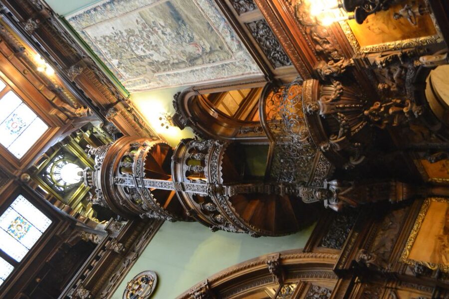 Transylvania: Cultural Full-Day Trip by Minivan - Sinaia Monastery and its late 17th-century art