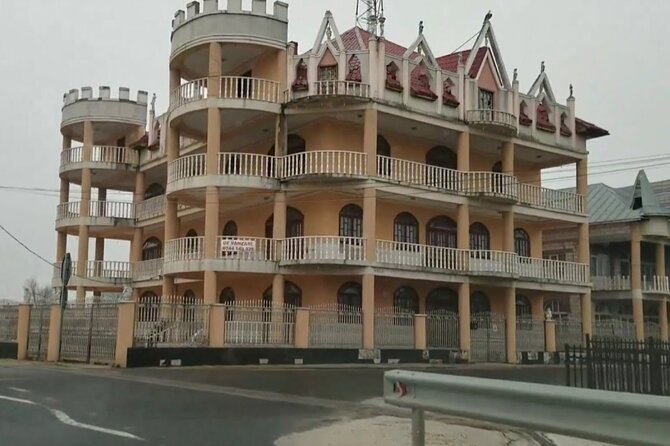 Troubled - Notorious Neighborhood - area known for social issues - Sintești: from hardship to Roma palaces