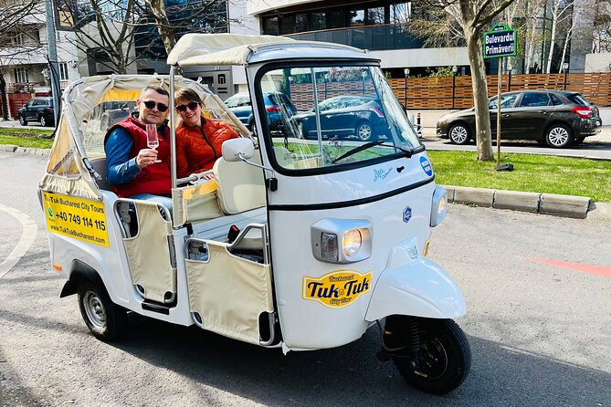 Tuk Tuk Bucharest Romantic Tour with miniBAR - A romantic ride through Bucharest