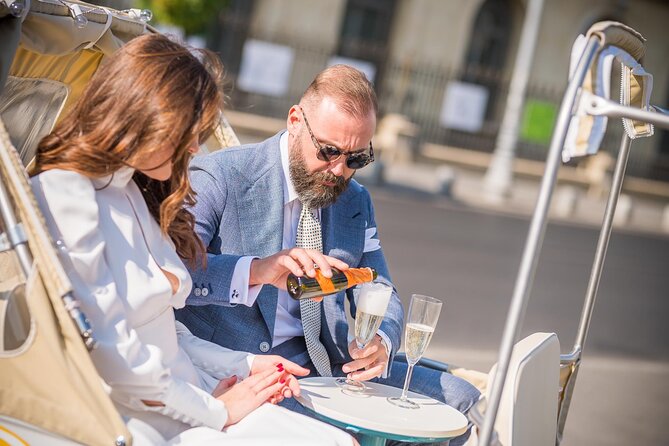 Tuk Tuk Bucharest Romantic Tour with miniBAR - Triumph Arch and the villas of Dorobanți