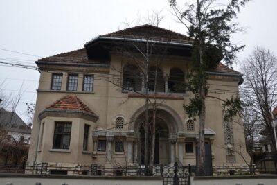 Walking tour of Bucharest